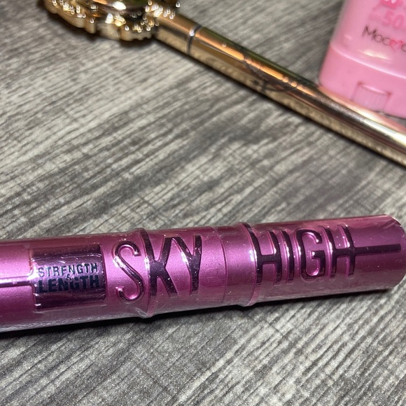 🪷5 for $20🪷Sky High Black Mascara, Black Waterproof Eye Pencil & Sunscreen Set - Picture 3 of 9